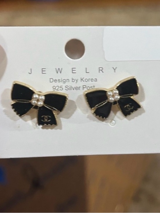 Fashion Jewelry Jewelry - Fashion Jewelry Black Bow Pearl Accent Stud Earrings, 925 post